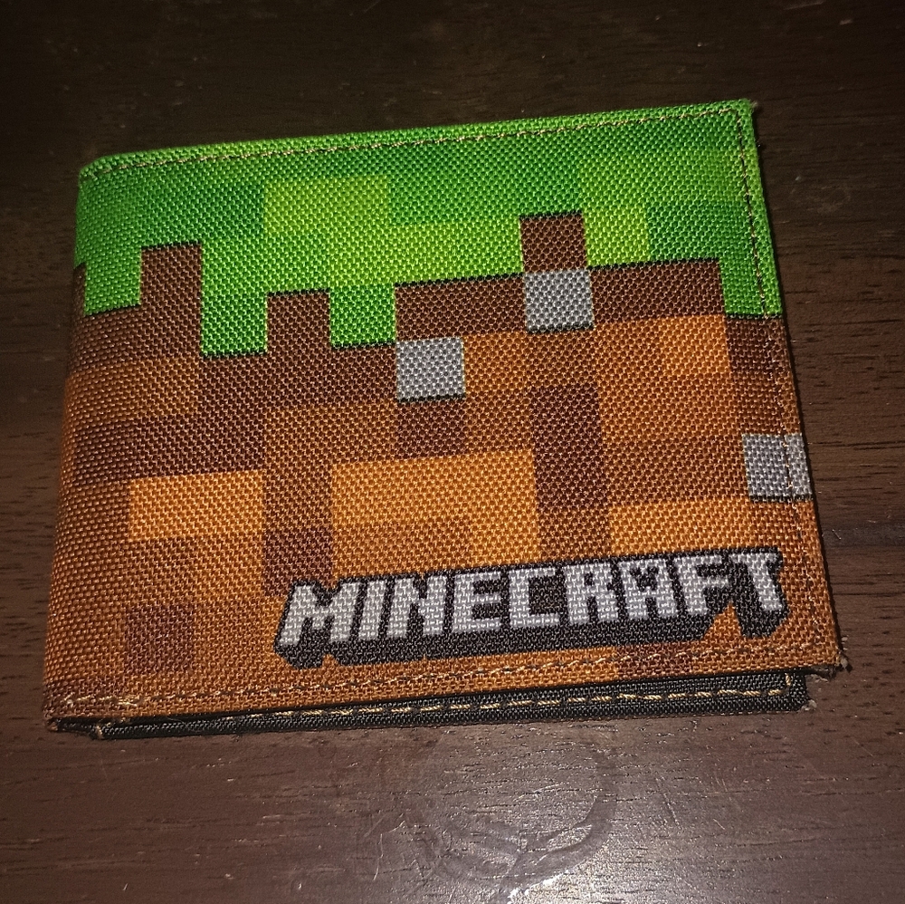 JINX Minecraft Dirt Block Nylon Bi-fold Wallet